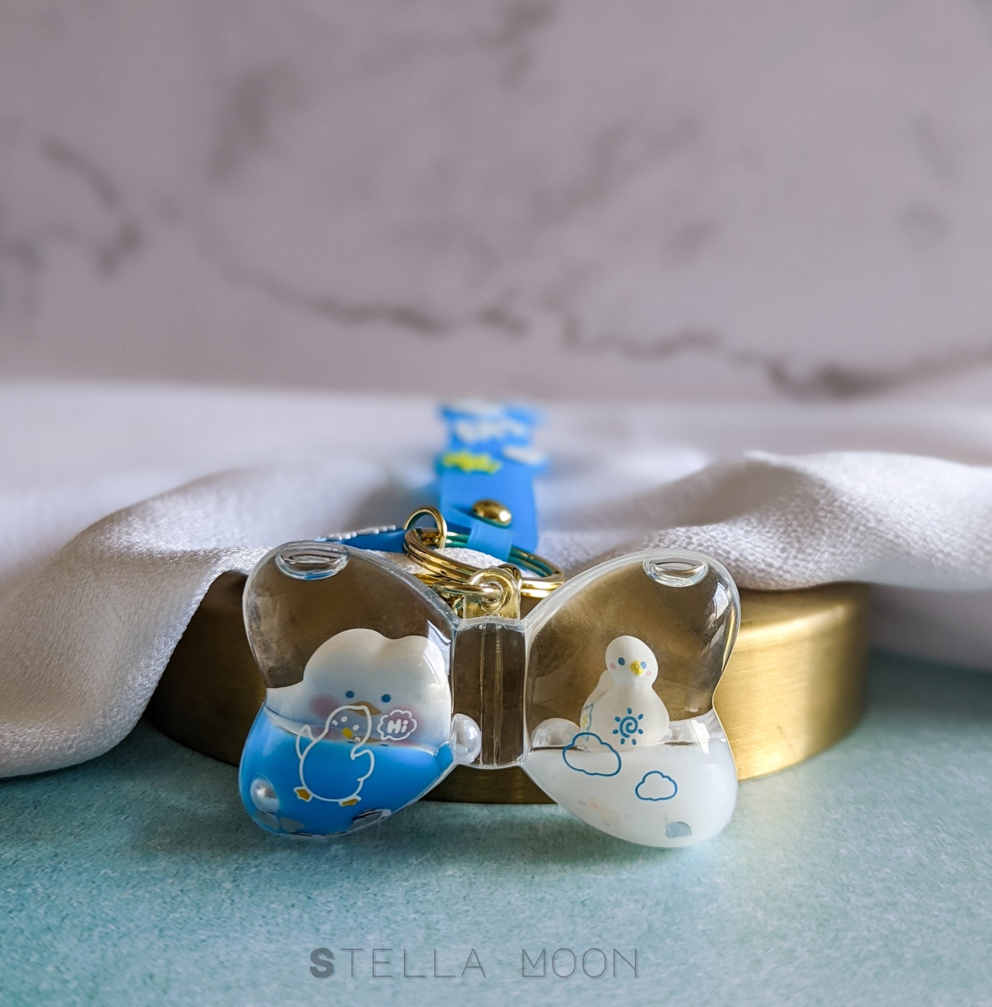 Cloudy Duck Liquid Keychain - The Stella Moon Shop