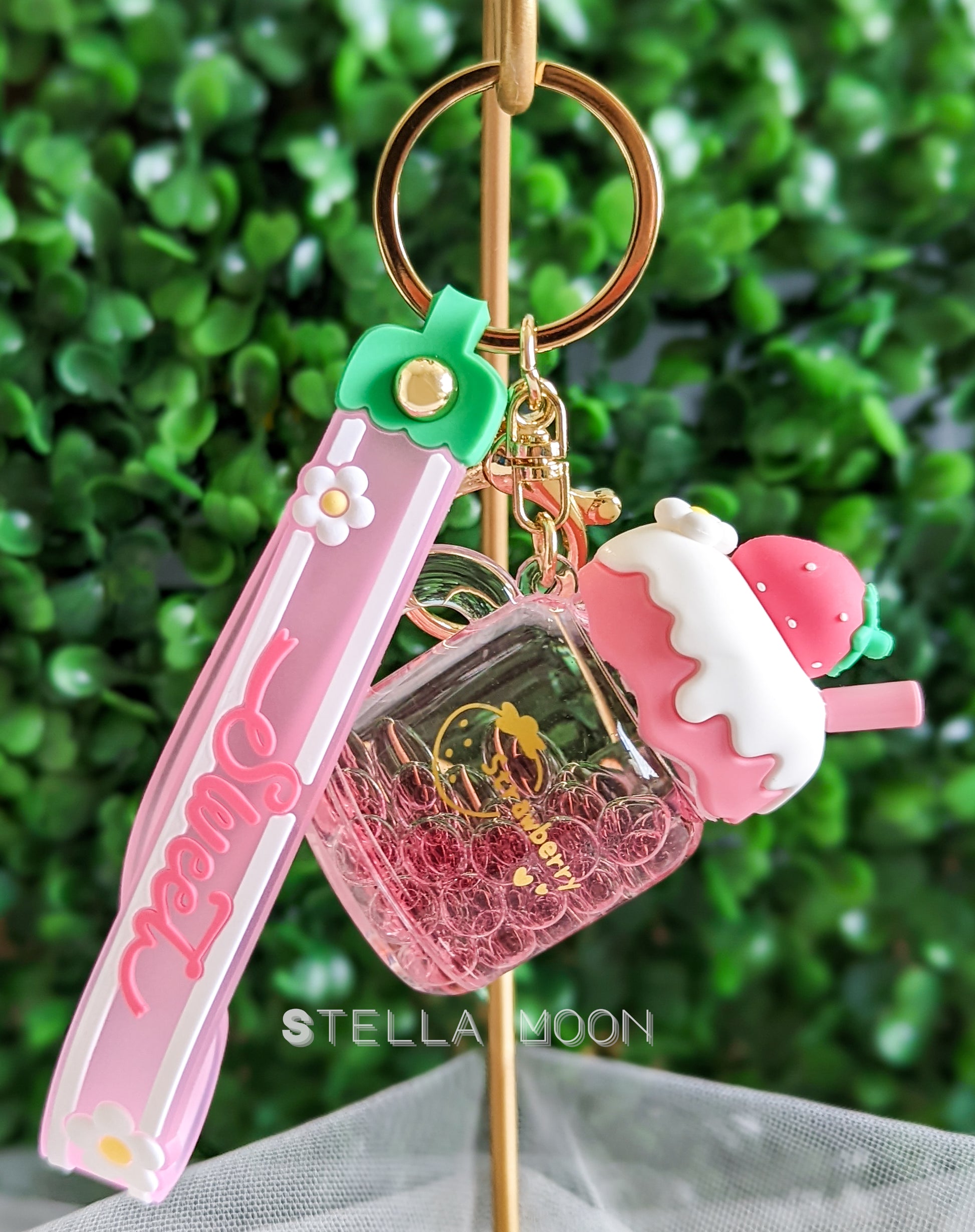 Strawberry Liquid Keychain - The Stella Moon Shop