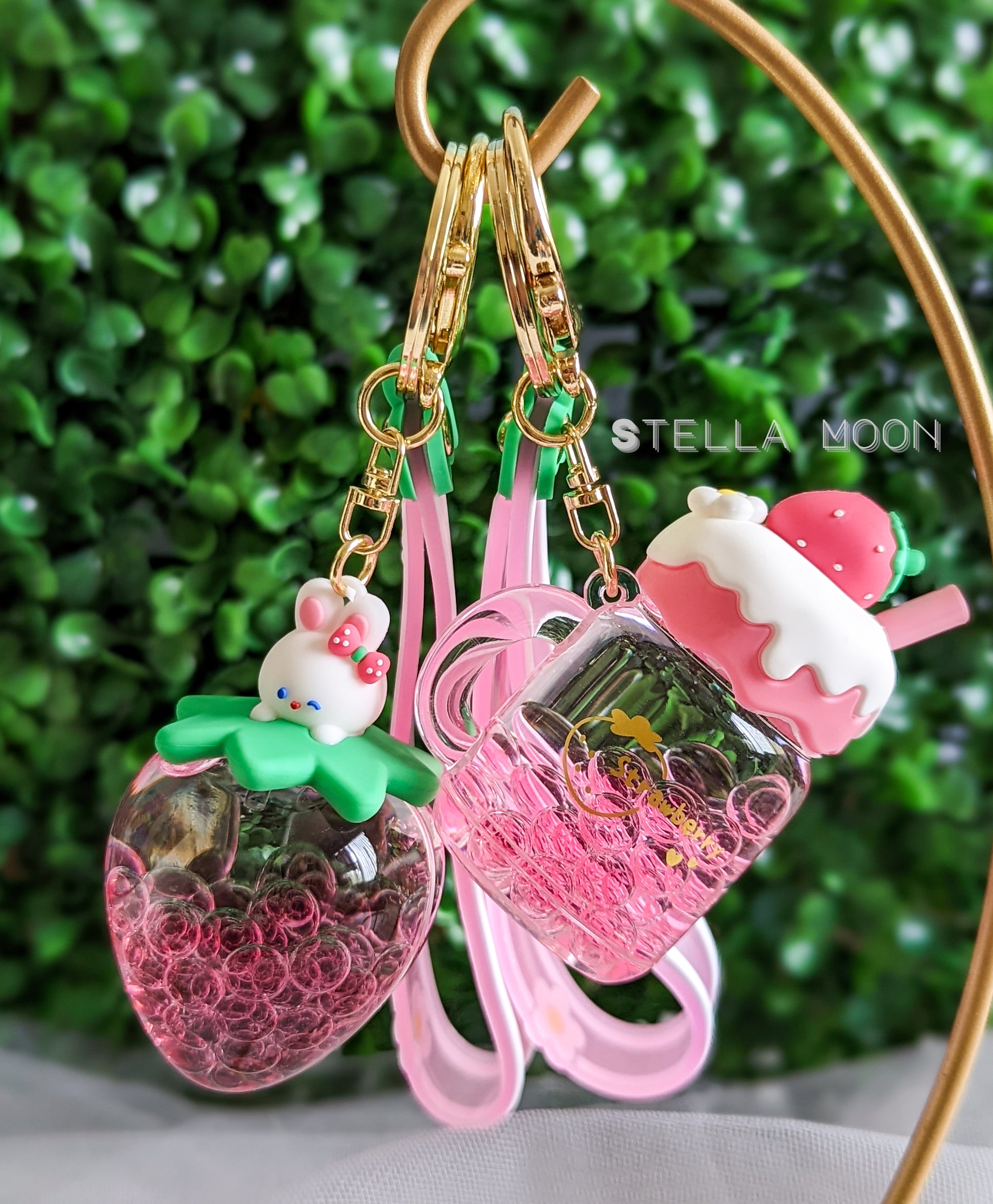 Strawberry Liquid Keychain - The Stella Moon Shop