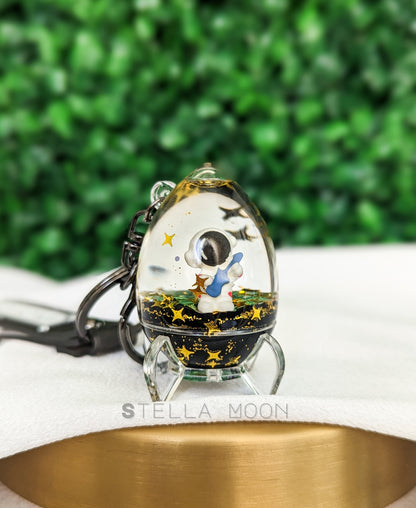 Astronaut Black Liquid Keychain - The Stella Moon Shop