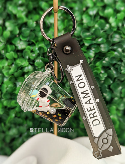 Astronaut Black Liquid Keychain - The Stella Moon Shop