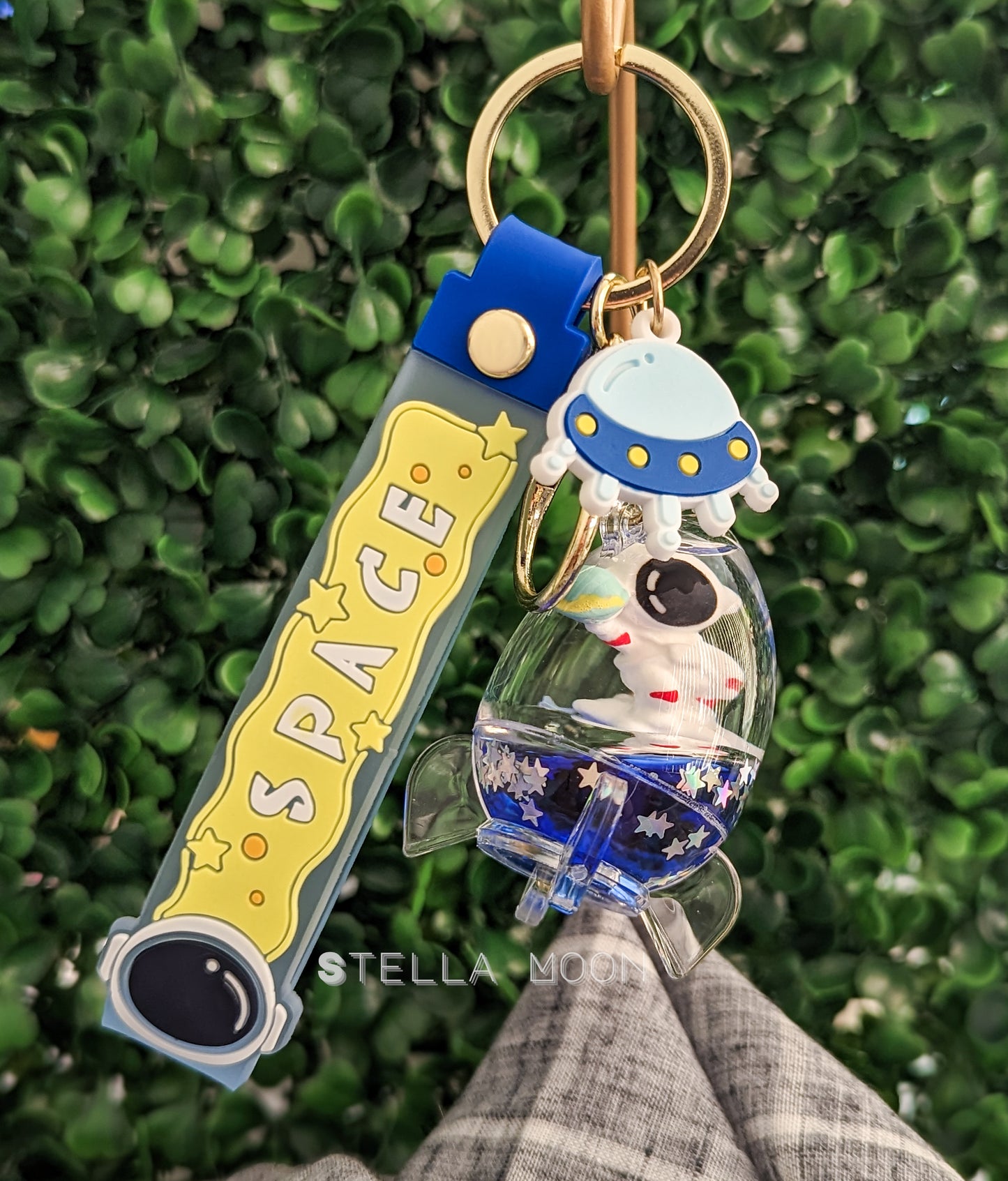 Astronaut Blue Liquid Keychain - The Stella Moon Shop