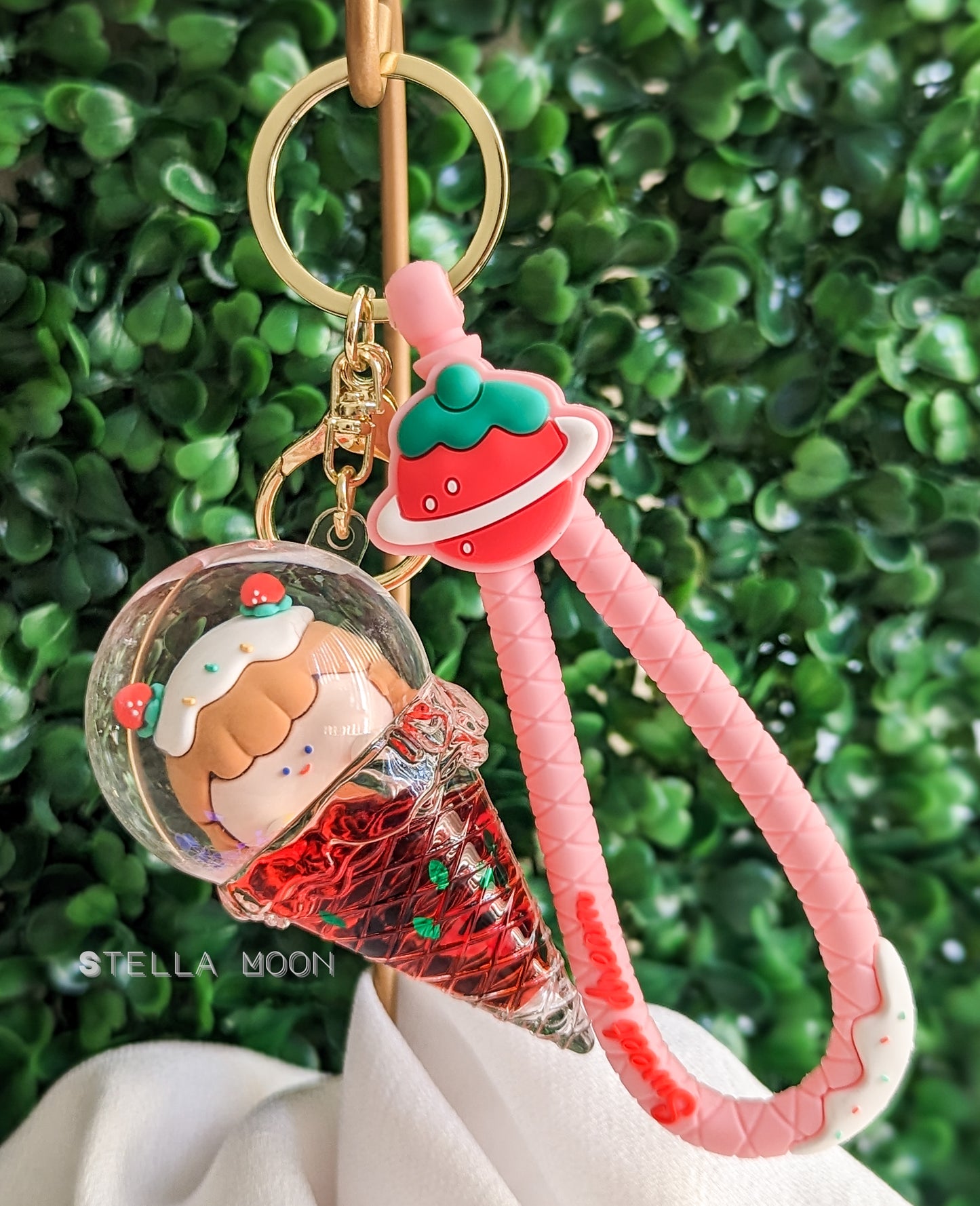 Strawberry Ice Cream Liquid Keychain - The Stella Moon Shop