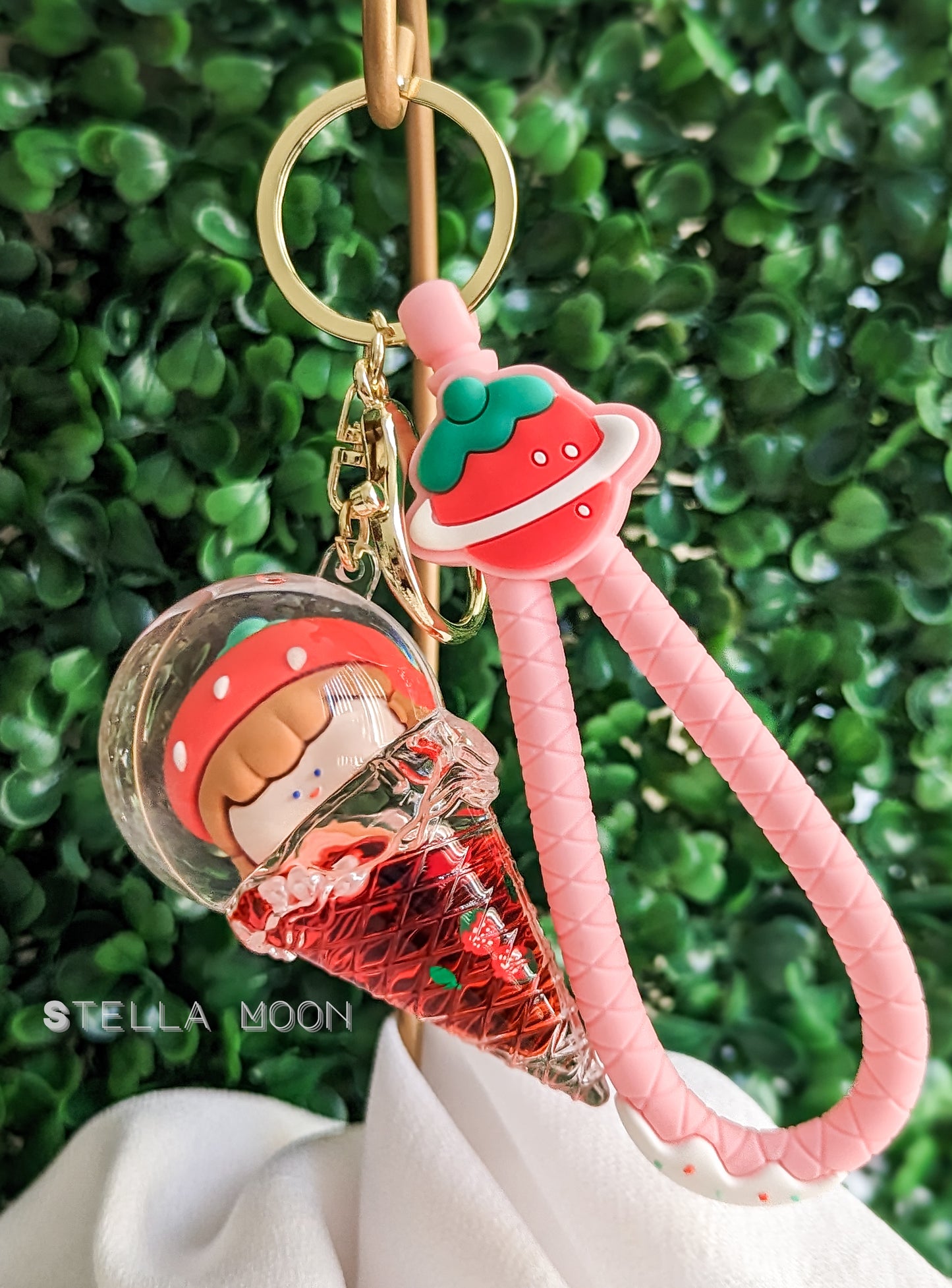 Strawberry Ice Cream Liquid Keychain - The Stella Moon Shop