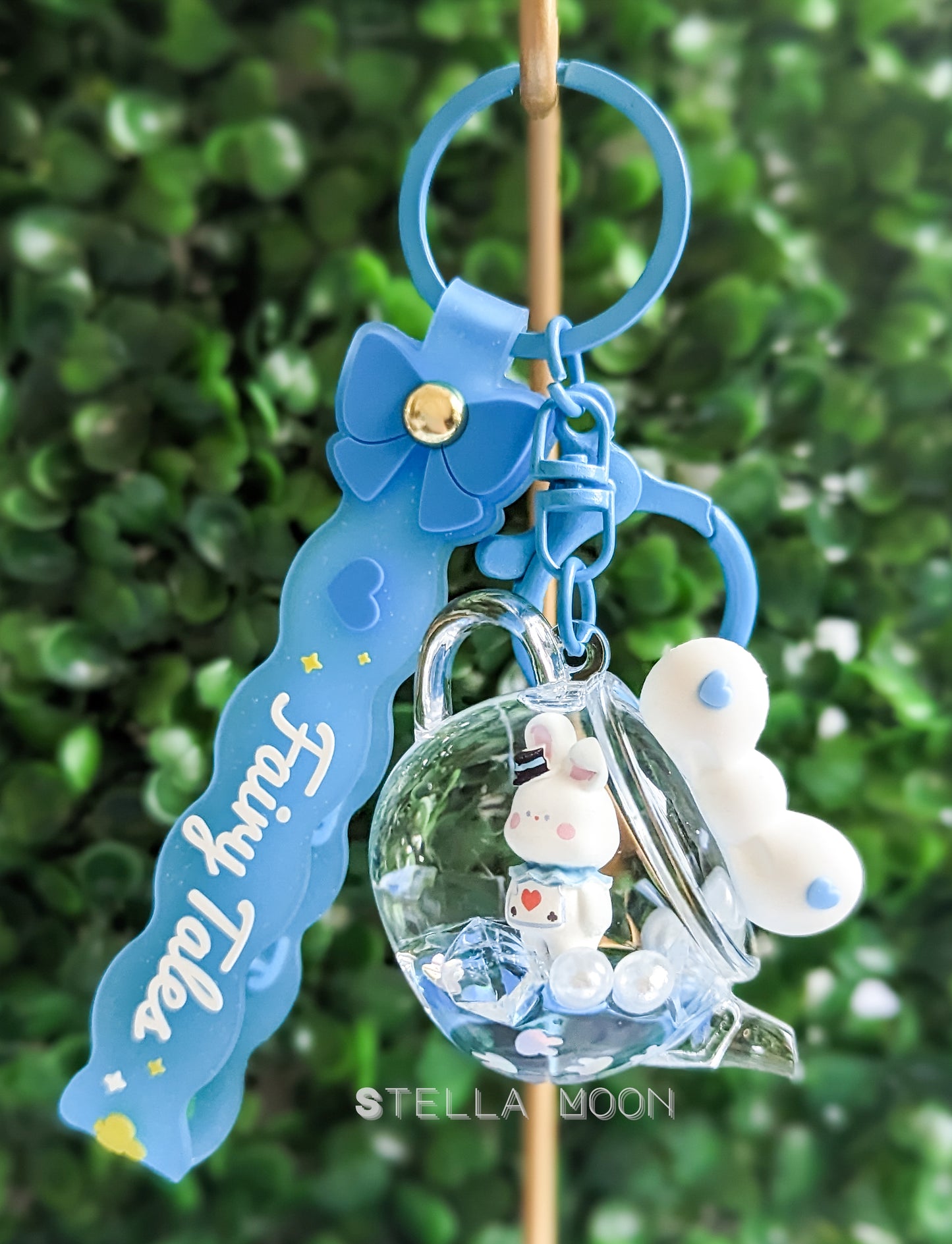 Alice in Wonderland Liquid Keychain - The Stella Moon Shop