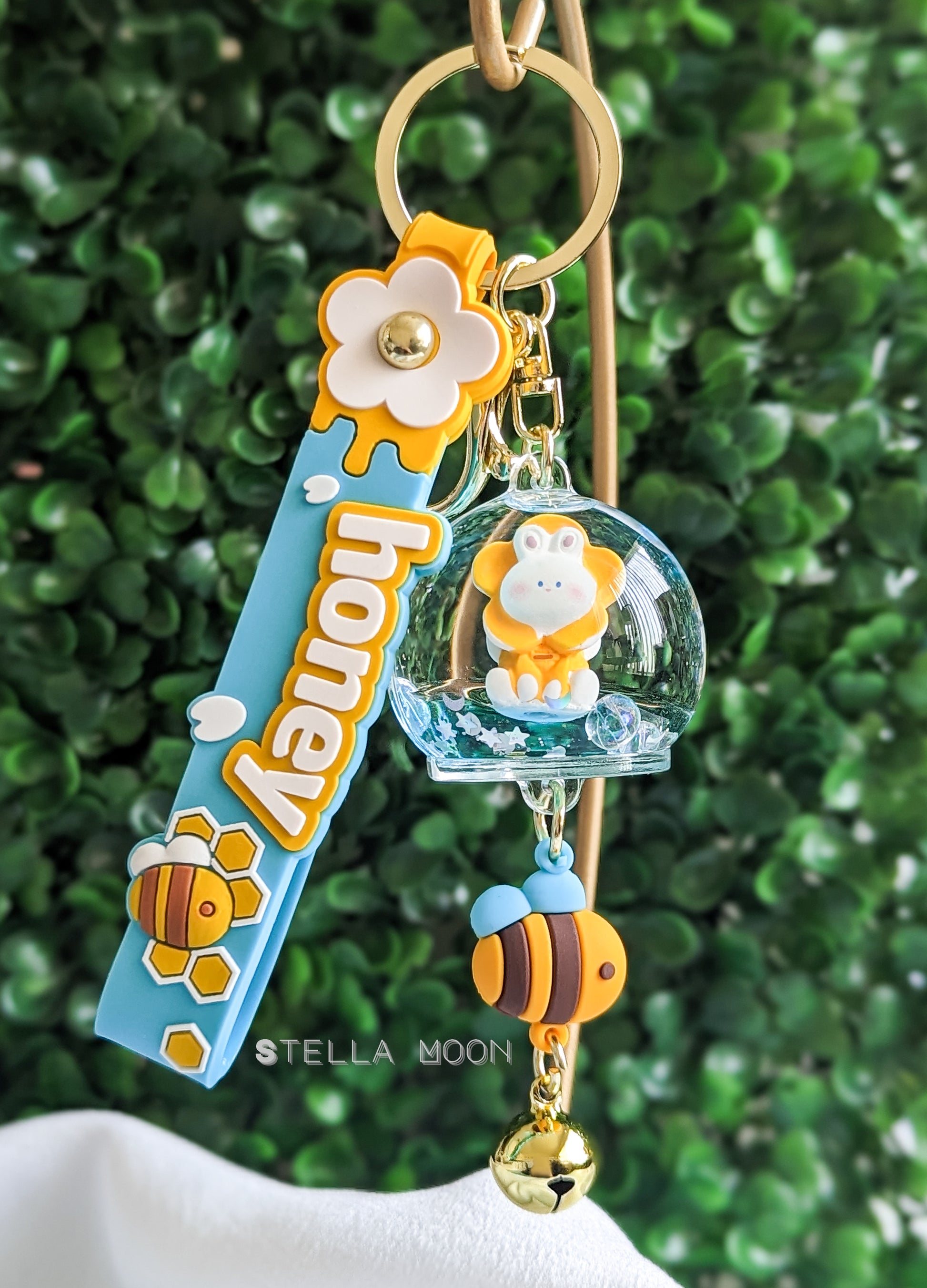 Honey Bee Liquid Keychain - The Stella Moon Shop