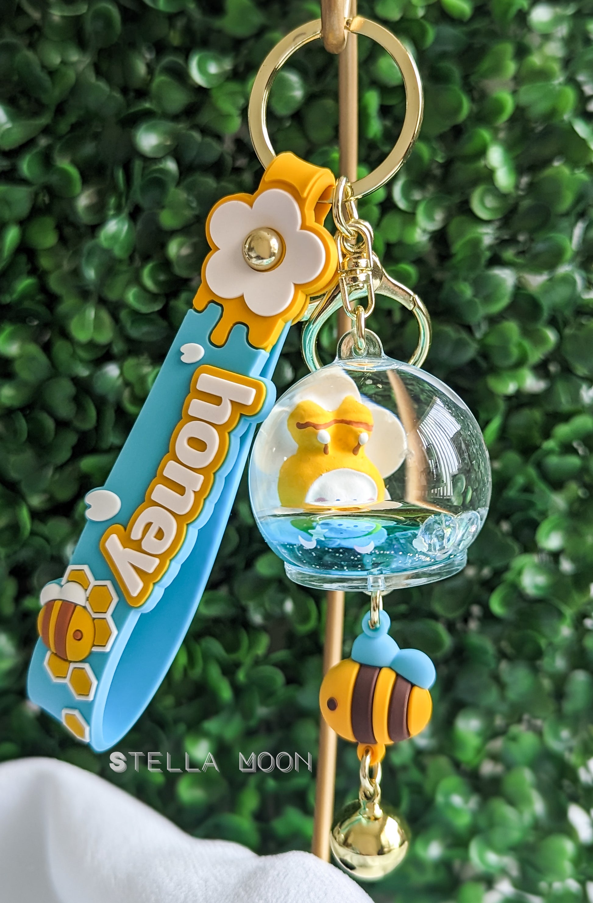 Honey Bee Liquid Keychain - The Stella Moon Shop