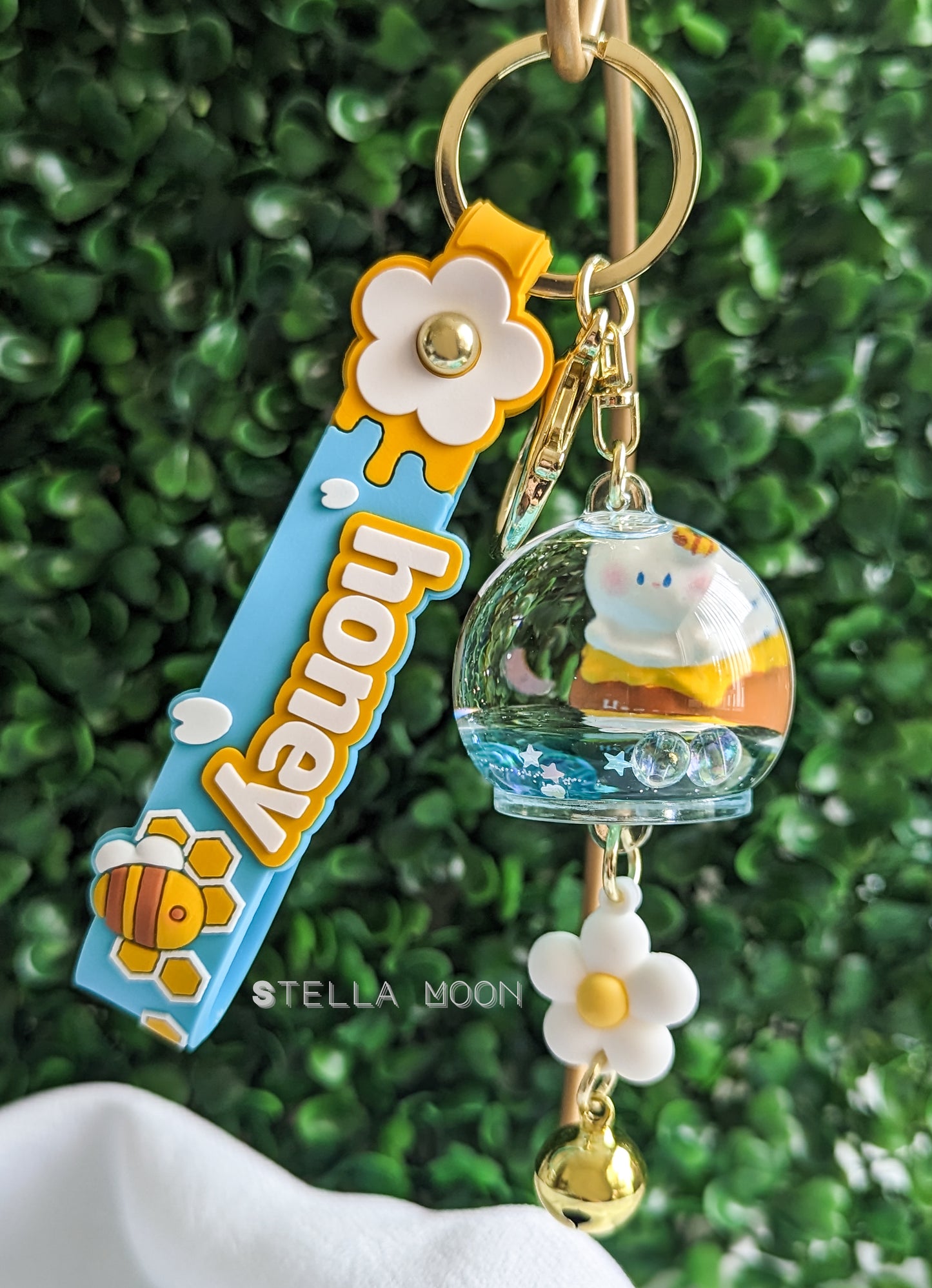 Honey Bee Liquid Keychain - The Stella Moon Shop