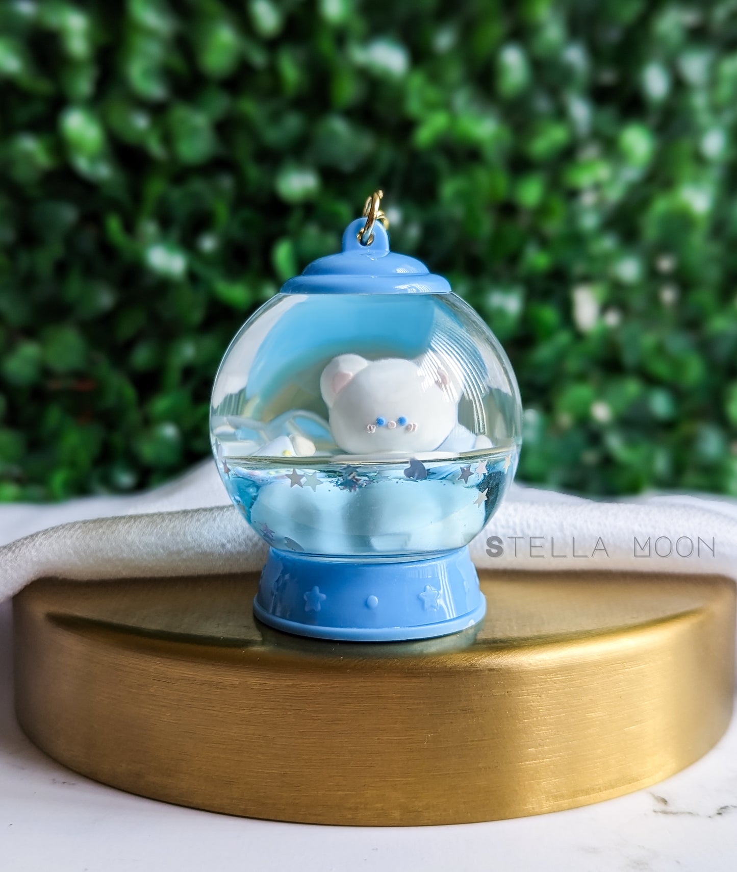 Snow Globe Liquid Keychain - The Stella Moon Shop