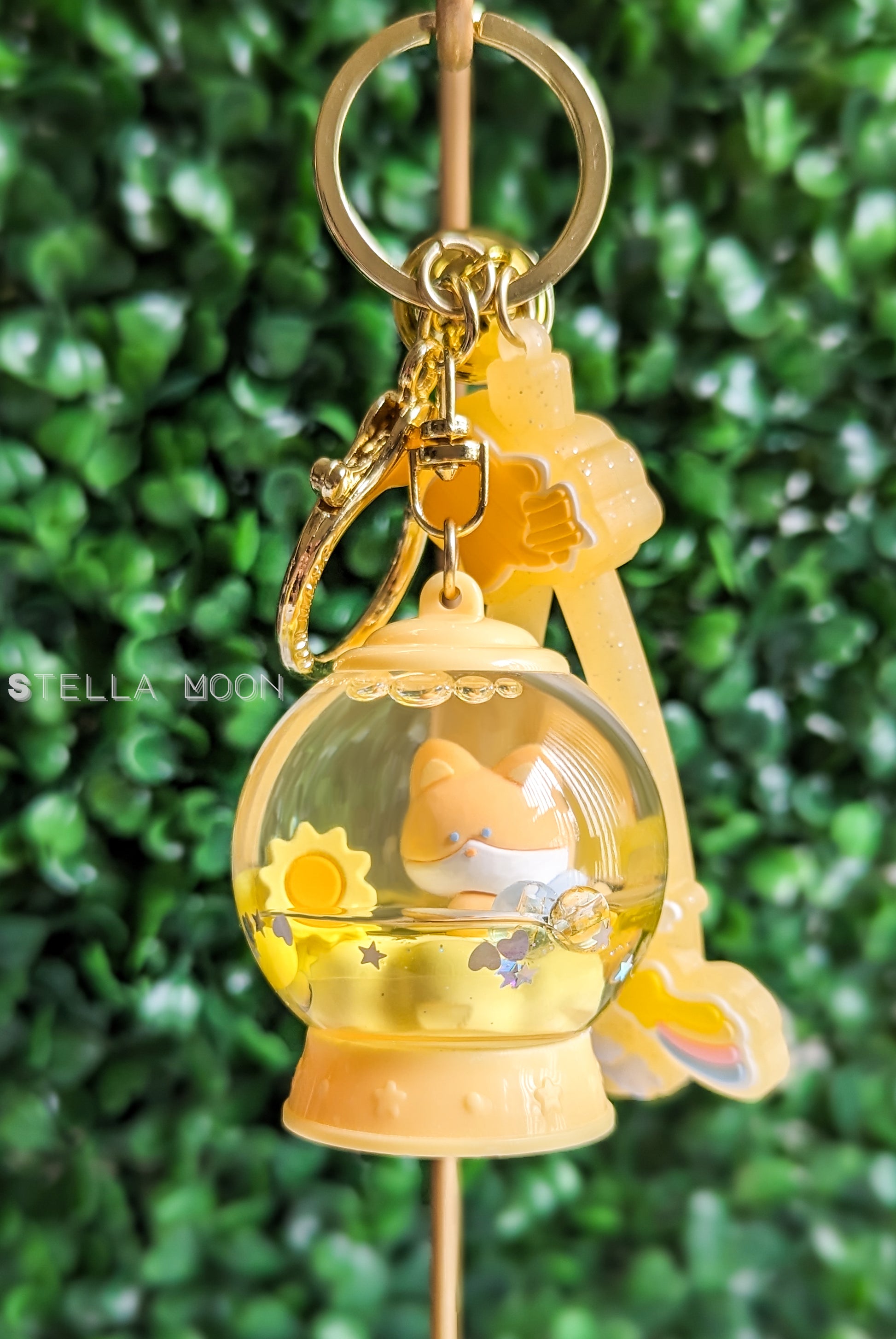 Snow Globe Liquid Keychain - The Stella Moon Shop